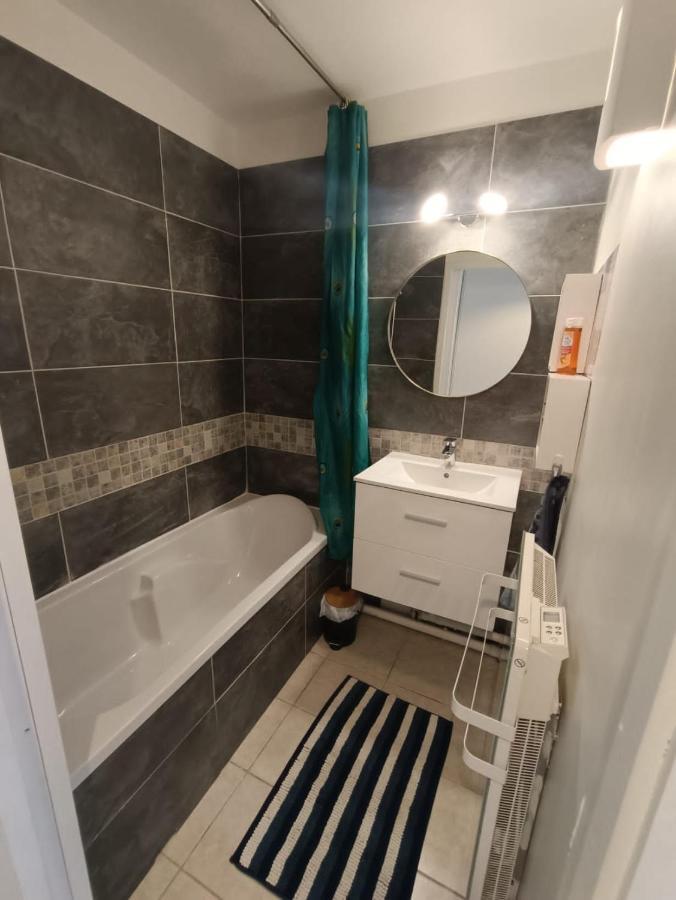 Appartement T2 En Residence Securisee Oloron-Sainte-Marie Εξωτερικό φωτογραφία